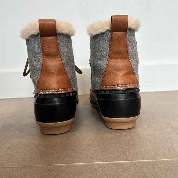 Ankle boot - Picture 2 of 3